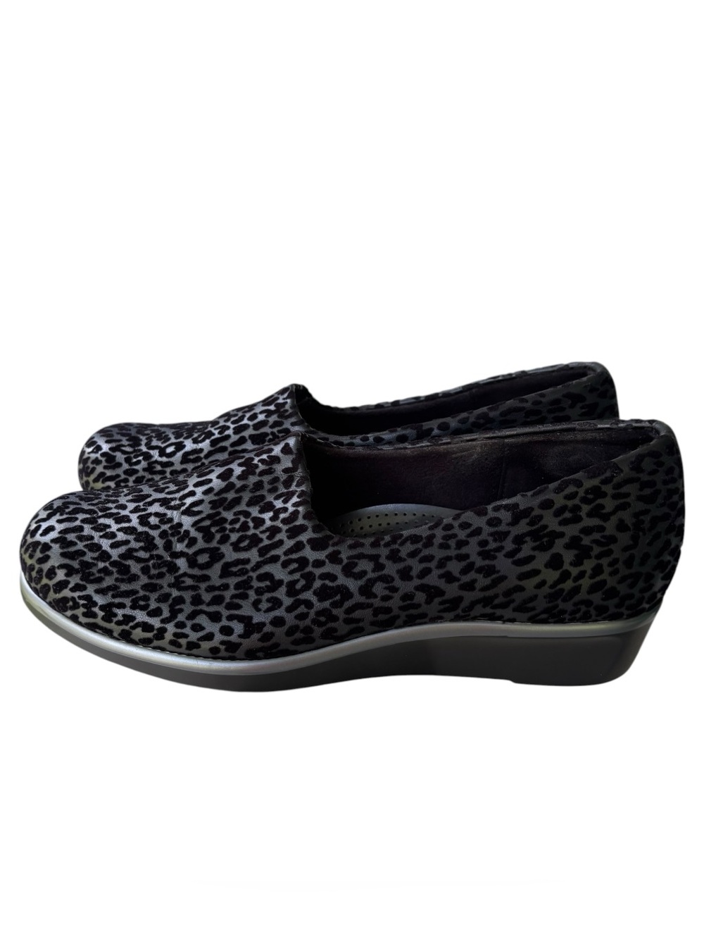 SAS Bliss Women's Gray Leopard Slip-On Comfort Shoes 81/2